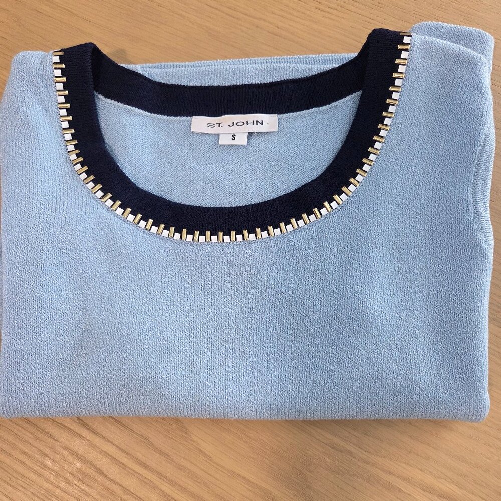 Authentic St. John Sleeveless Sweater top.SZ S